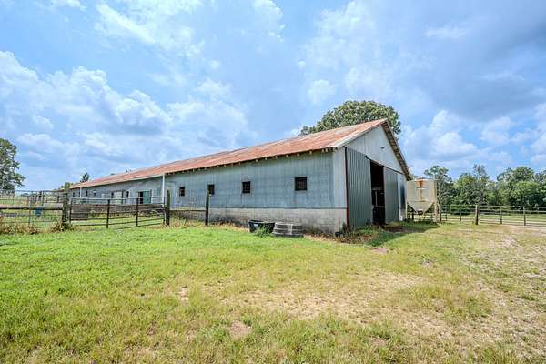 113 Acres of Improved Recreational Land & Farm for Sale in Lawrenceburg, Tennessee
