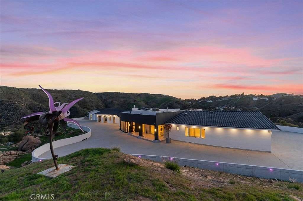 31.3 Acres of Land with Home for Lease in Bell Canyon, California