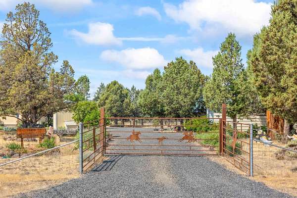 2 Acres of Land with Home for Sale in Prineville, Oregon
