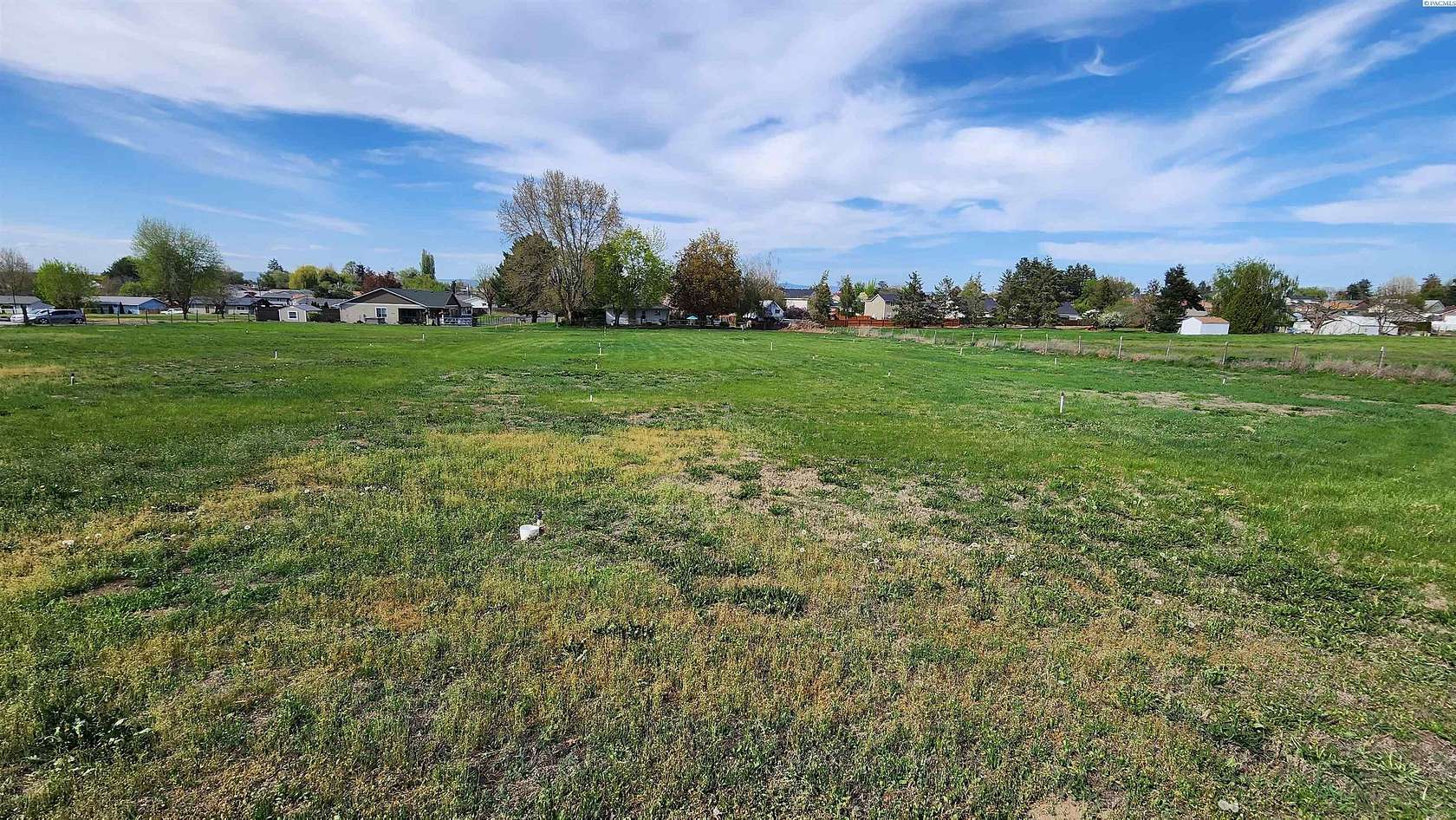 0.76 Acres of Residential Land for Sale in Grandview, Washington