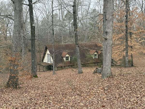 3.5 Acres of Residential Land with Home for Sale in Lexington, Alabama
