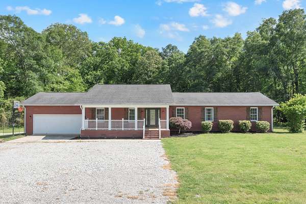 20 Acres of Land with Home for Auction in Winchester, Tennessee