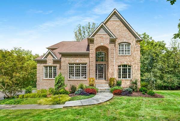 5 Acres of Residential Land with Home for Sale in Franklin, Tennessee