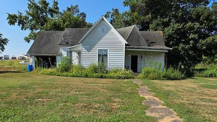 3.64 Acres of Residential Land with Home for Sale in Henderson, Kentucky