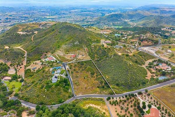 5.16 Acres of Land for Sale in Murrieta, California