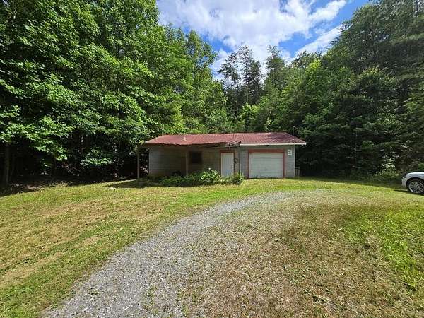 2 Acres of Residential Land with Home for Sale in Mineral Bluff, Georgia