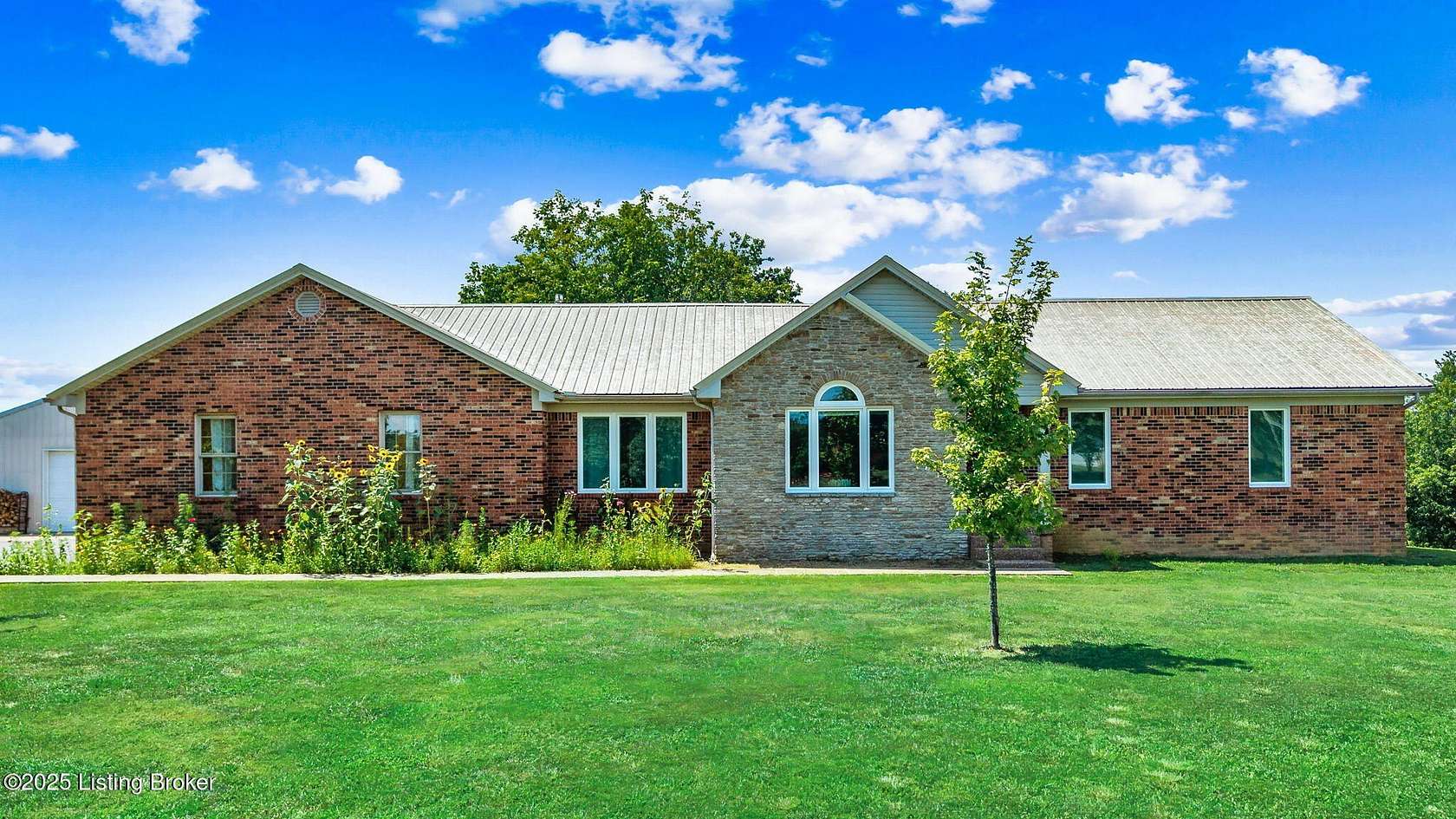 2 Acres of Residential Land with Home for Sale in Coxs Creek, Kentucky