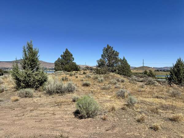 2.89 Acres of Residential Land for Sale in Klamath Falls, Oregon