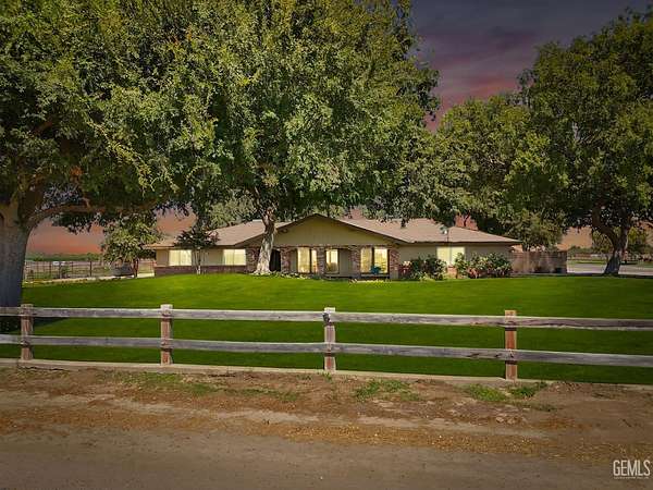 14.8 Acres of Land with Home for Sale in Bakersfield, California