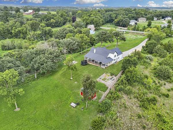 5.1 Acres of Residential Land with Home for Sale in Freeport, Illinois