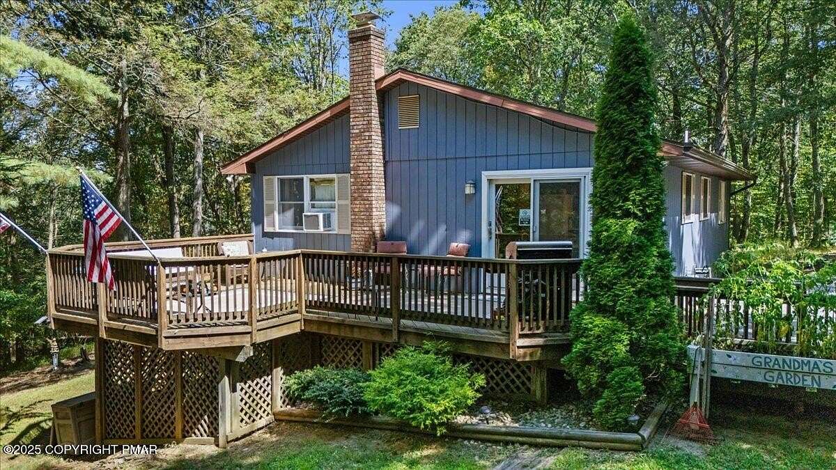 4 Acres of Residential Land with Home for Sale in Palmerton, Pennsylvania