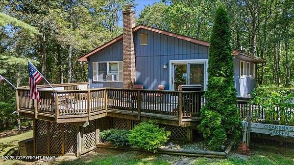 4 Acres of Residential Land with Home for Sale in Palmerton, Pennsylvania