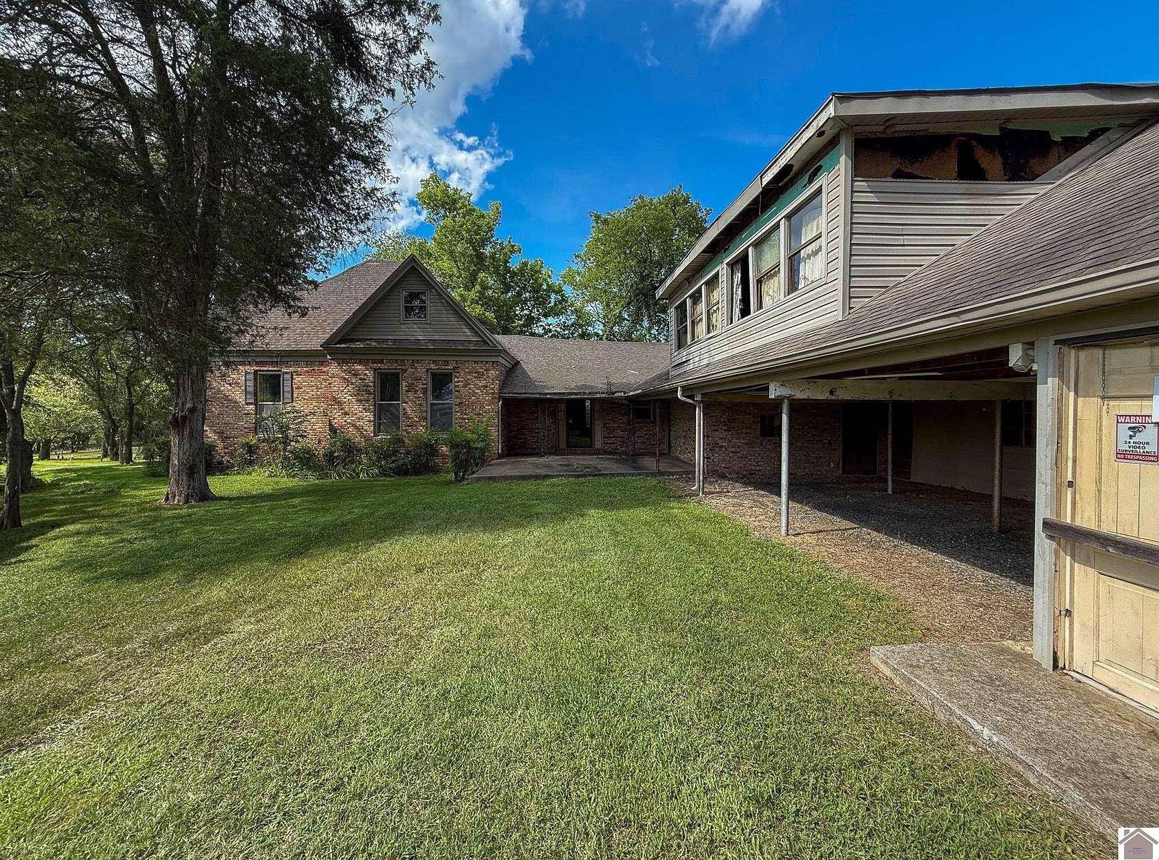 2.6 Acres of Residential Land with Home for Sale in Paducah, Kentucky