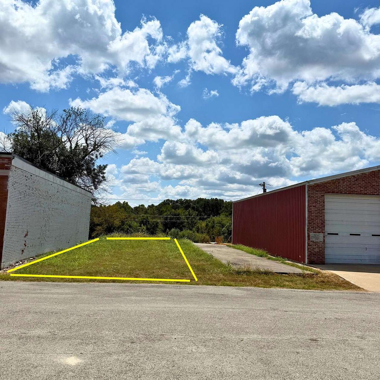 0.06 Acres of Commercial Land for Sale in Everton, Missouri