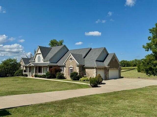 5.25 Acres of Residential Land with Home for Sale in Versailles, Kentucky