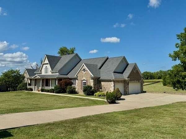 5.25 Acres of Residential Land with Home for Sale in Versailles, Kentucky