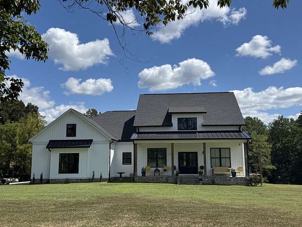 6.62 Acres of Residential Land with Home for Sale in Lafayette, Tennessee