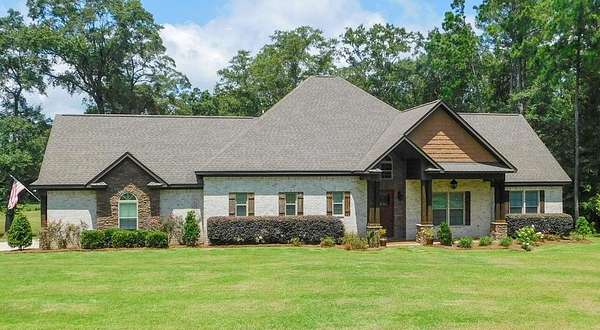 14.2 Acres of Land with Home for Sale in Dothan, Alabama