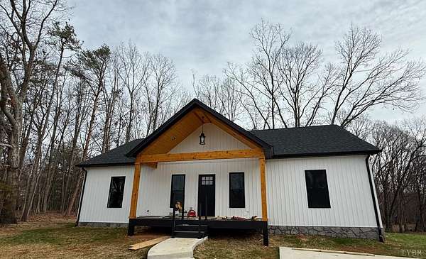 2.15 Acres of Improved Mixed-Use Land for Sale in Lynchburg, Virginia