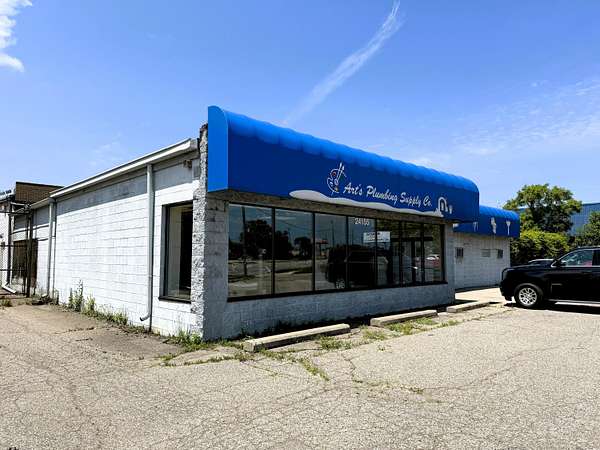 2 Acres of Improved Commercial Land for Sale in Warren, Michigan