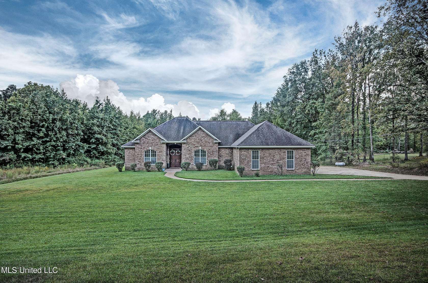 2 Acres of Residential Land with Home for Sale in Raymond, Mississippi