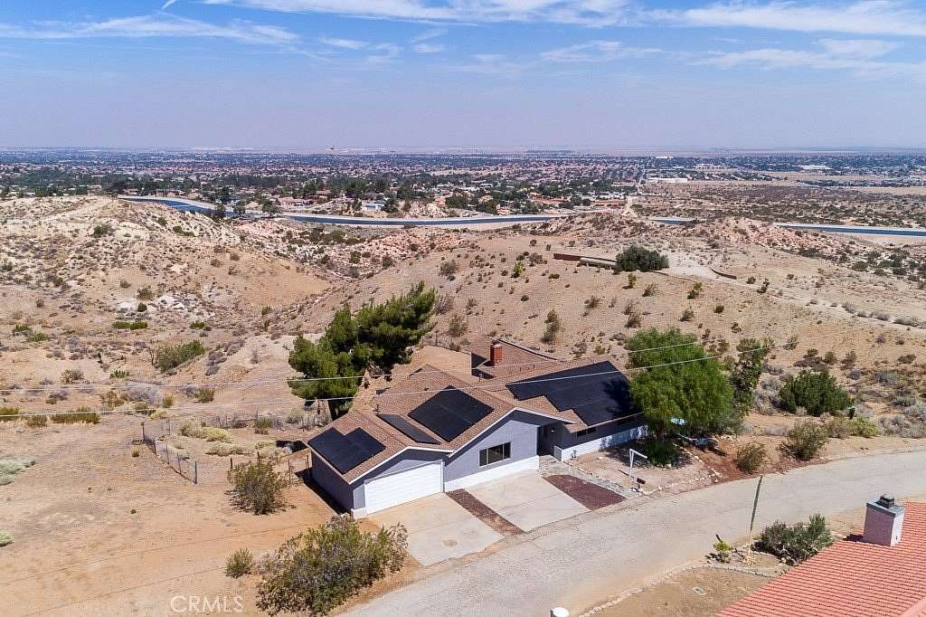 3 Acres of Land with Home for Sale in Palmdale, California