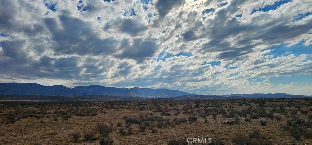 2.55 Acres of Residential Land for Sale in Llano, California
