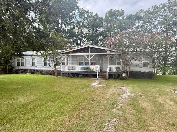 2.79 Acres of Land with Home for Sale in St. Joseph, Louisiana