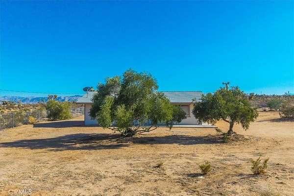 3.6 Acres of Residential Land with Home for Sale in Yucca Valley, California