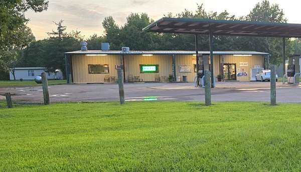 10 Acres of Land for Sale in Pittsburg, Texas