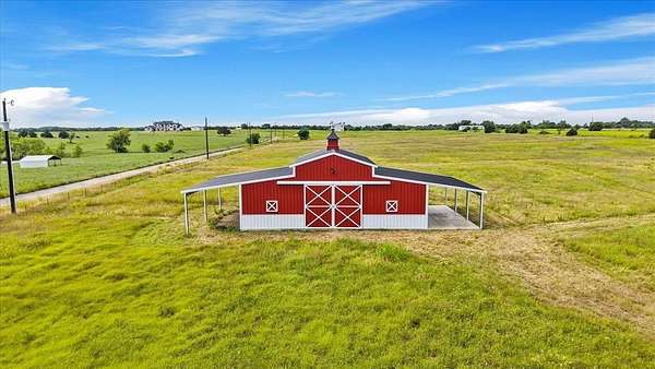 5 Acres of Land for Sale in Blue Ridge, Texas