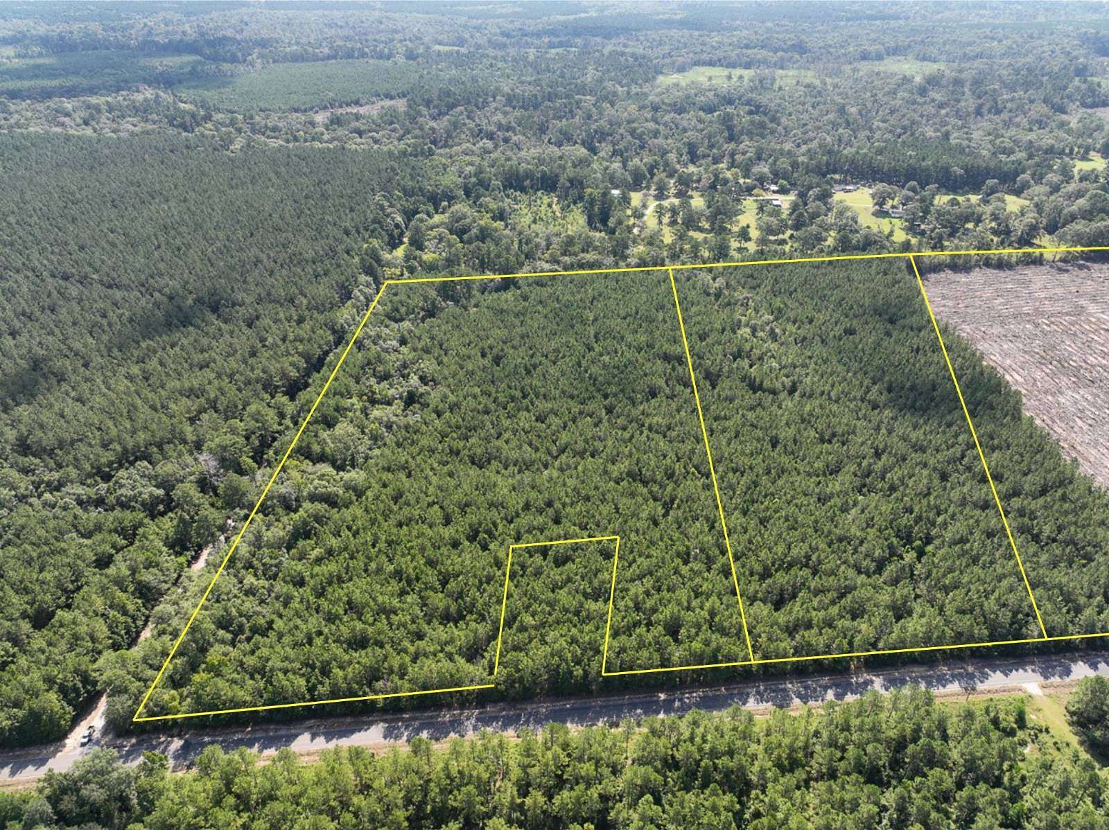 17 Acres of Recreational & Residential Land for Sale in Oakdale, Louisiana