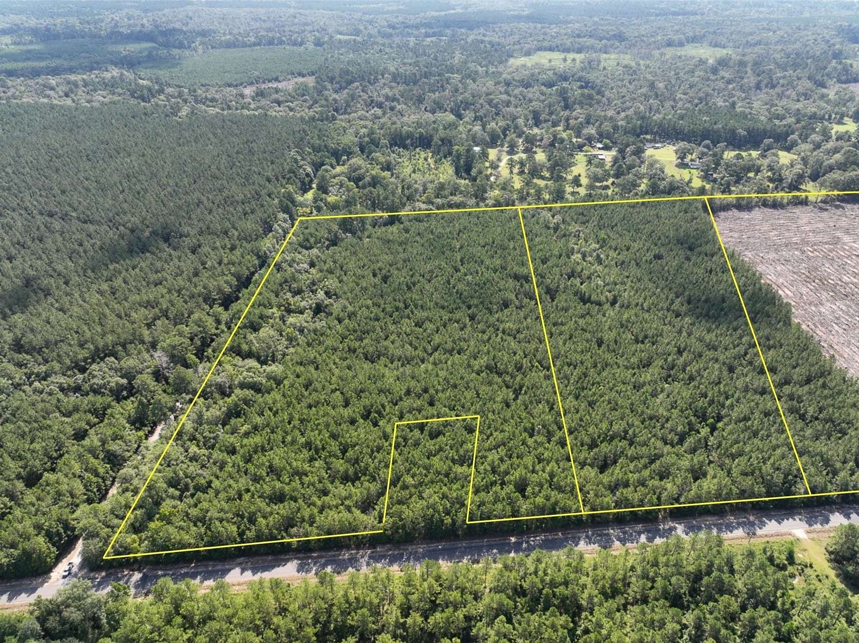 17 Acres of Recreational & Residential Land for Sale in Oberlin, Louisiana