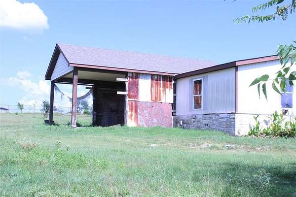 3.29 Acres of Residential Land with Home for Sale in Rice, Texas