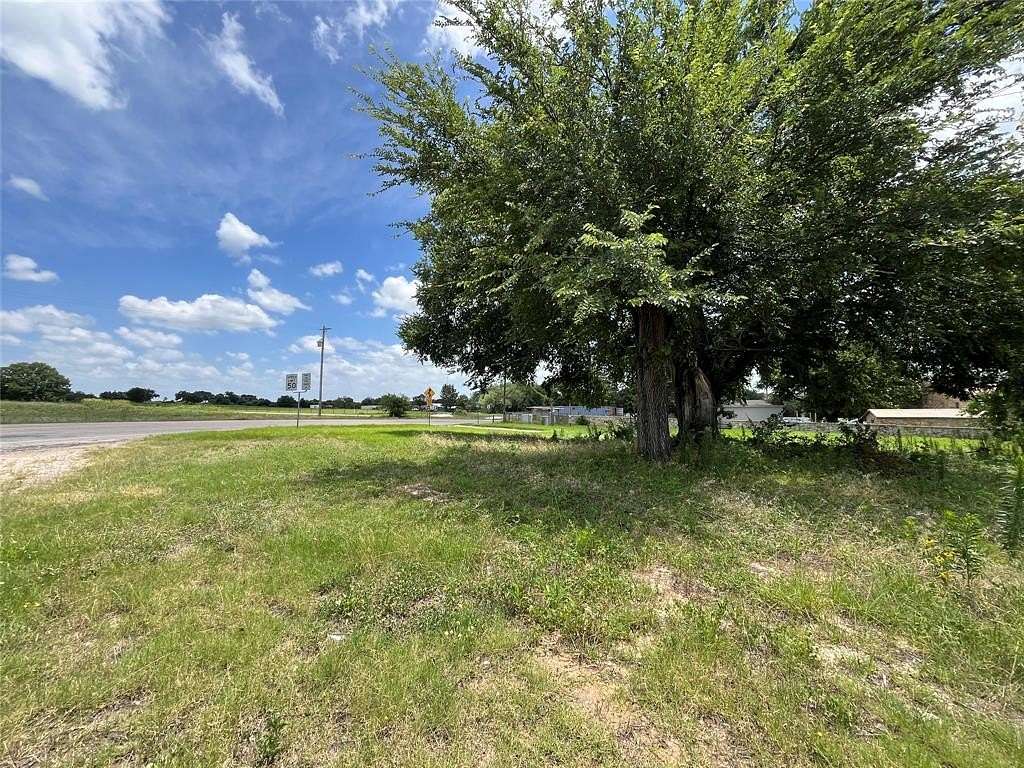 0.9 Acres of Mixed-Use Land for Sale in Glen Rose, Texas