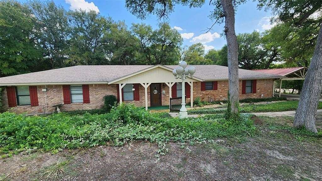 7.44 Acres of Residential Land with Home for Sale in Lorena, Texas