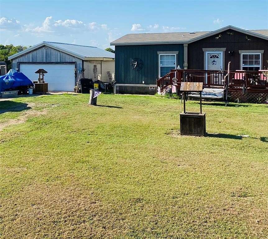 3 Acres of Residential Land with Home for Sale in Quinlan, Texas