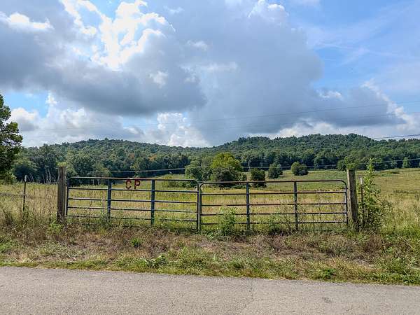 24 Acres of Agricultural Land for Sale in Somerset, Kentucky