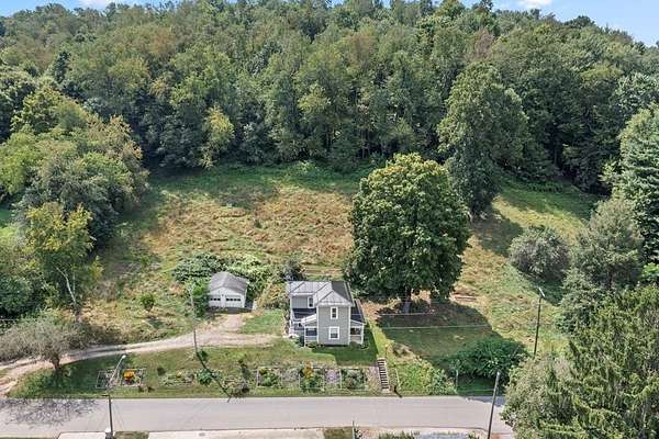 2.12 Acres of Residential Land with Home for Sale in Bellville, Ohio