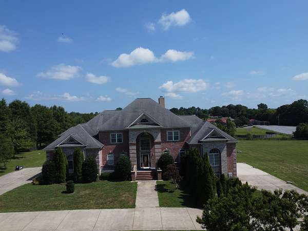 7.65 Acres of Residential Land with Home for Sale in Gallatin, Tennessee