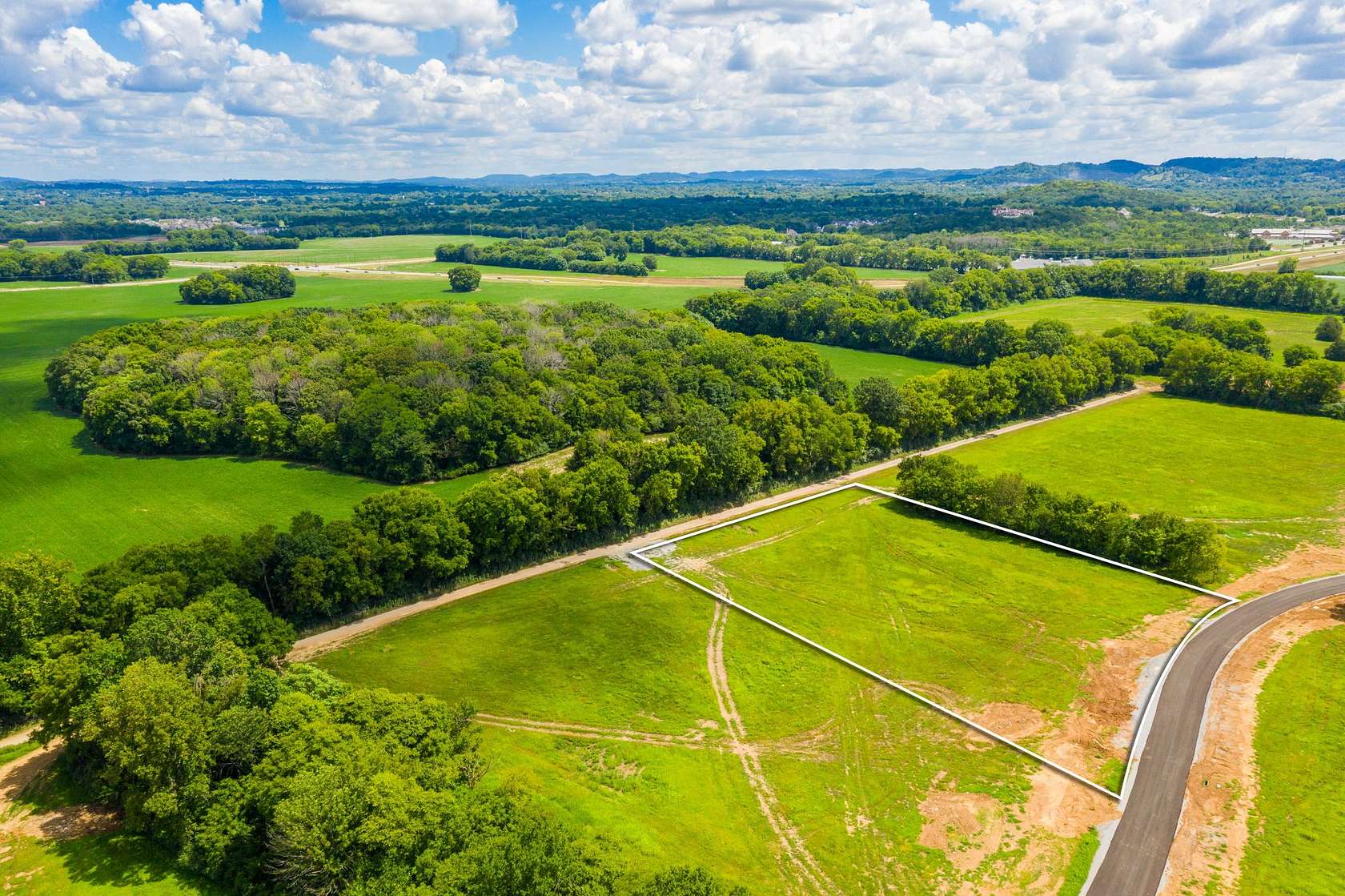 2.62 Acres of Residential Land for Sale in Franklin, Tennessee