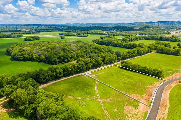 2.62 Acres of Residential Land for Sale in Franklin, Tennessee