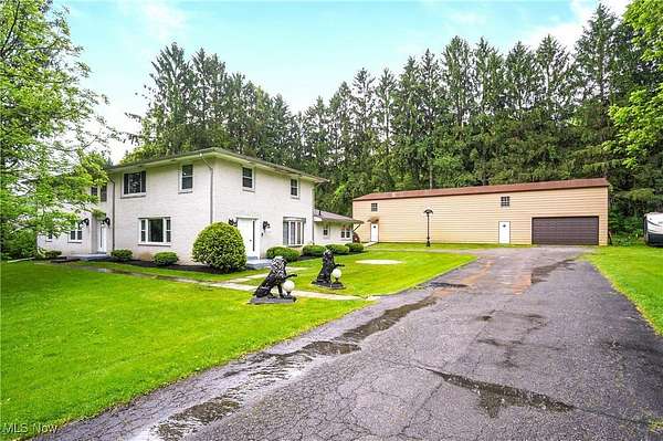 5 Acres of Residential Land with Home for Sale in Hubbard, Ohio