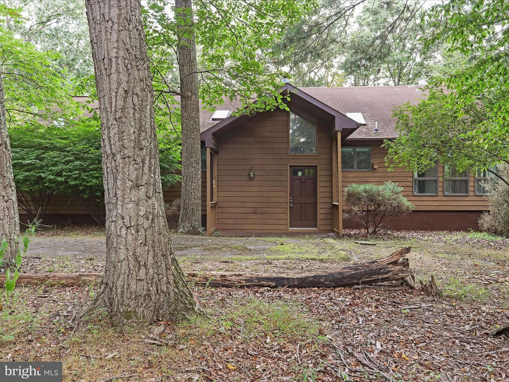 4 Acres of Residential Land with Home for Sale in Hedgesville, West Virginia