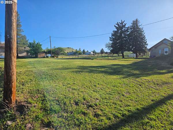 0.18 Acres of Residential Land for Sale in Fossil, Oregon
