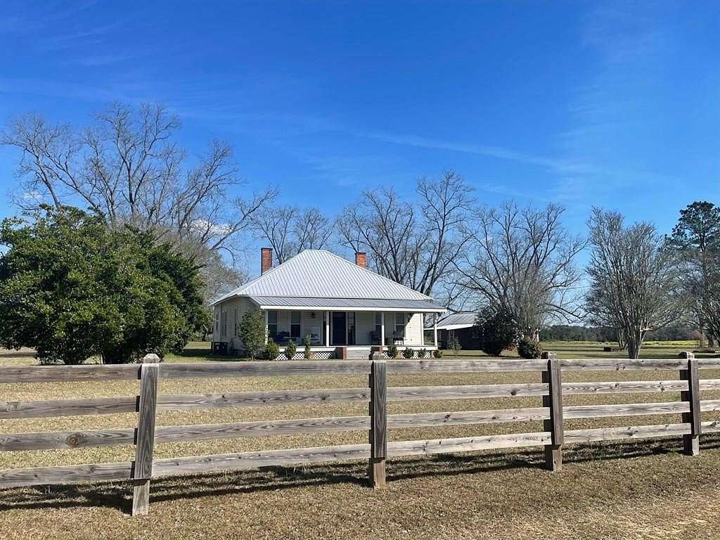 113 Acres of Land with Home for Sale in Meigs, Georgia