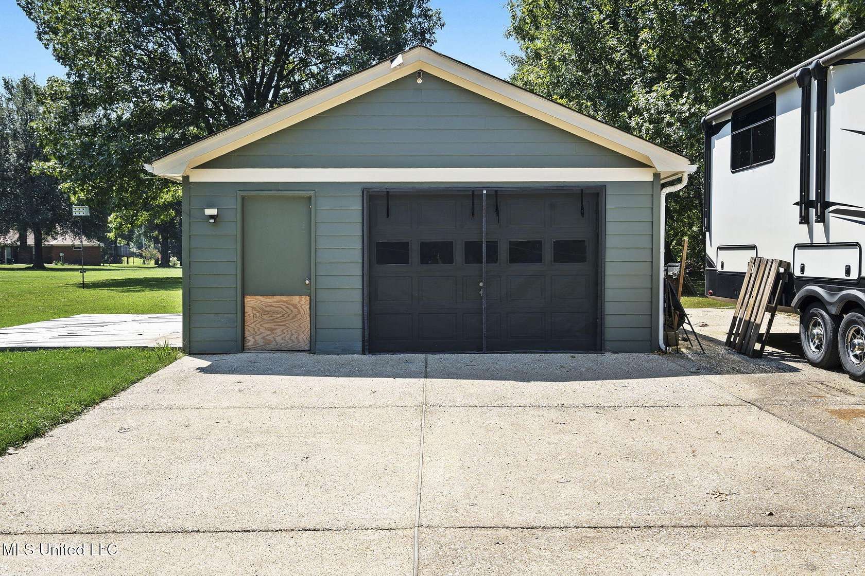 1.54 Acres of Residential Land with Home for Sale in Olive Branch, Mississippi