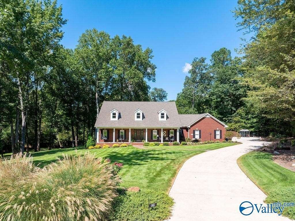 2.1 Acres of Land with Home for Sale in Huntsville, Alabama