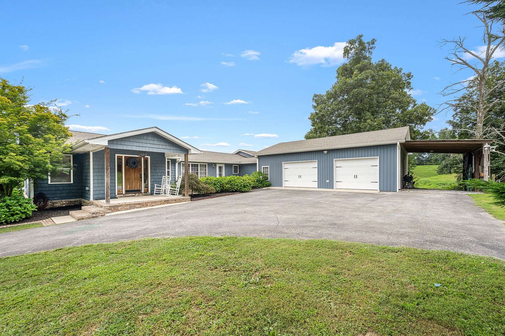 6 Acres of Land with Home for Sale in Shelbyville, Tennessee