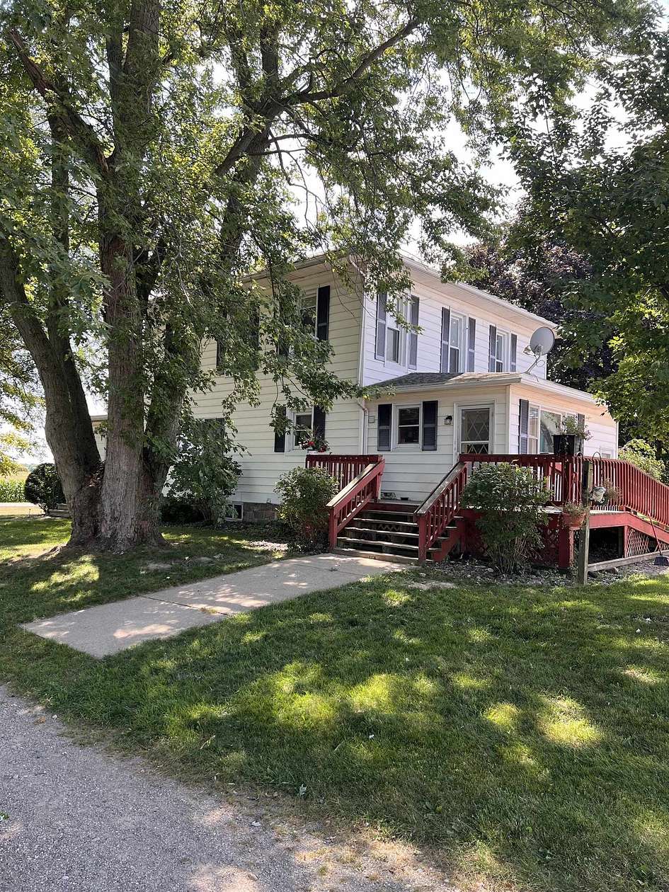 4.5 Acres of Residential Land with Home for Sale in Ashley, Indiana